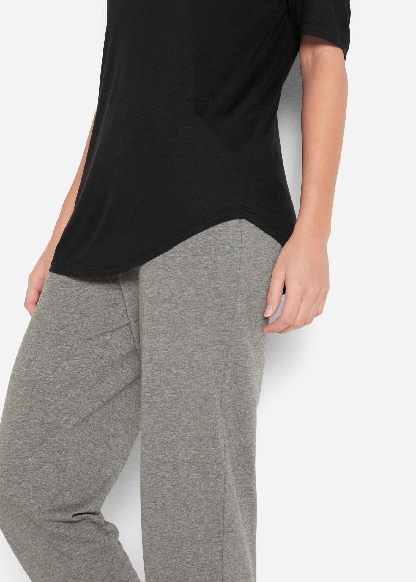 Bluză lungă din viscoză moale, 2 bucăţi • negru+alb • magazin bonprix