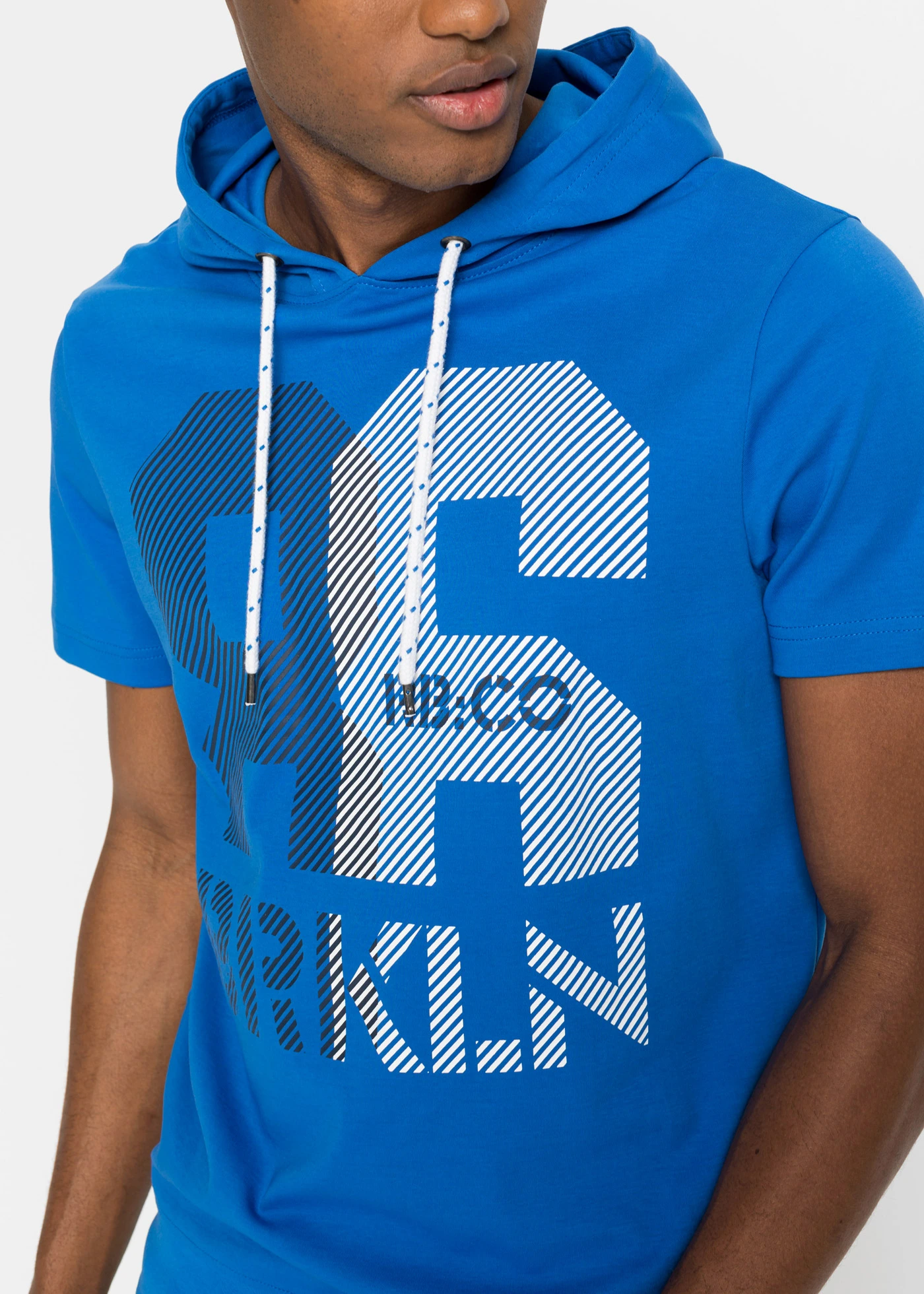 T-shirt met capuchon van dikke stof • azuurblauw met print • bonprix online shop