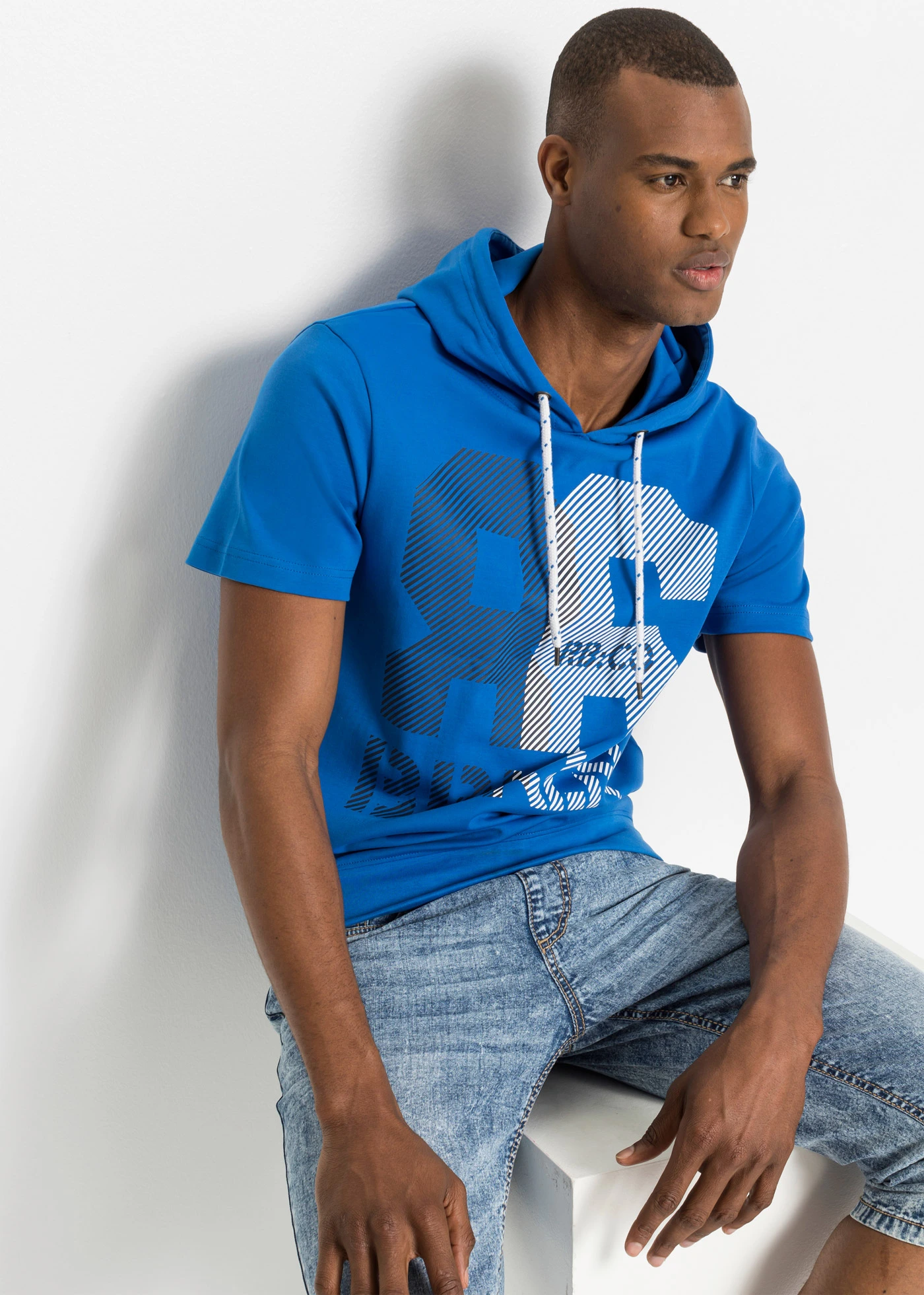 T-shirt met capuchon van dikke stof • azuurblauw met print • bonprix online shop