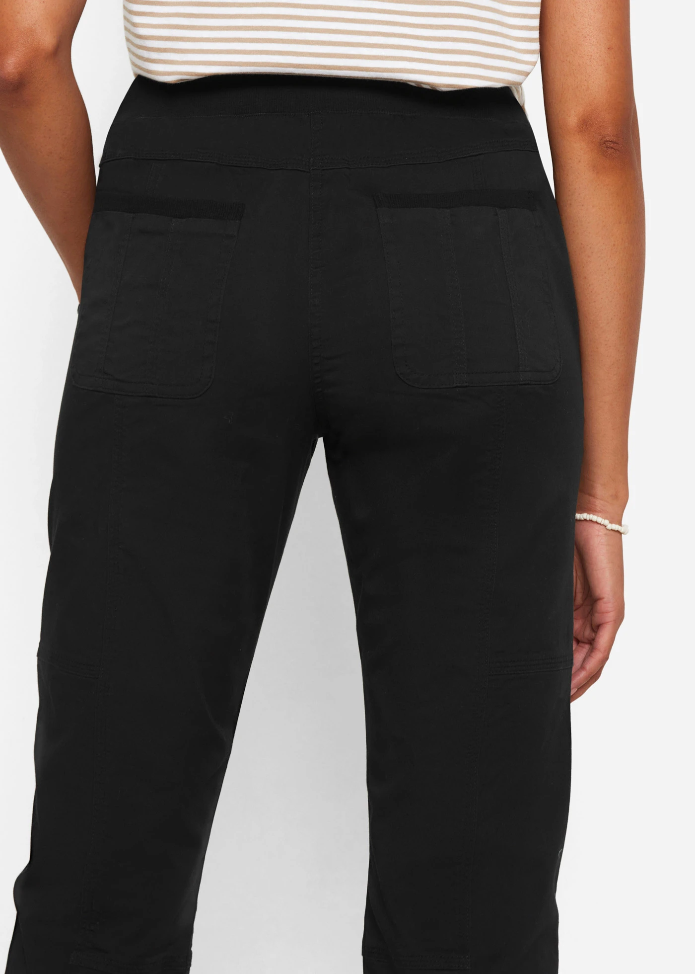 Pantalon corsaire avec lien à nouer • noir • Boutique bonprix