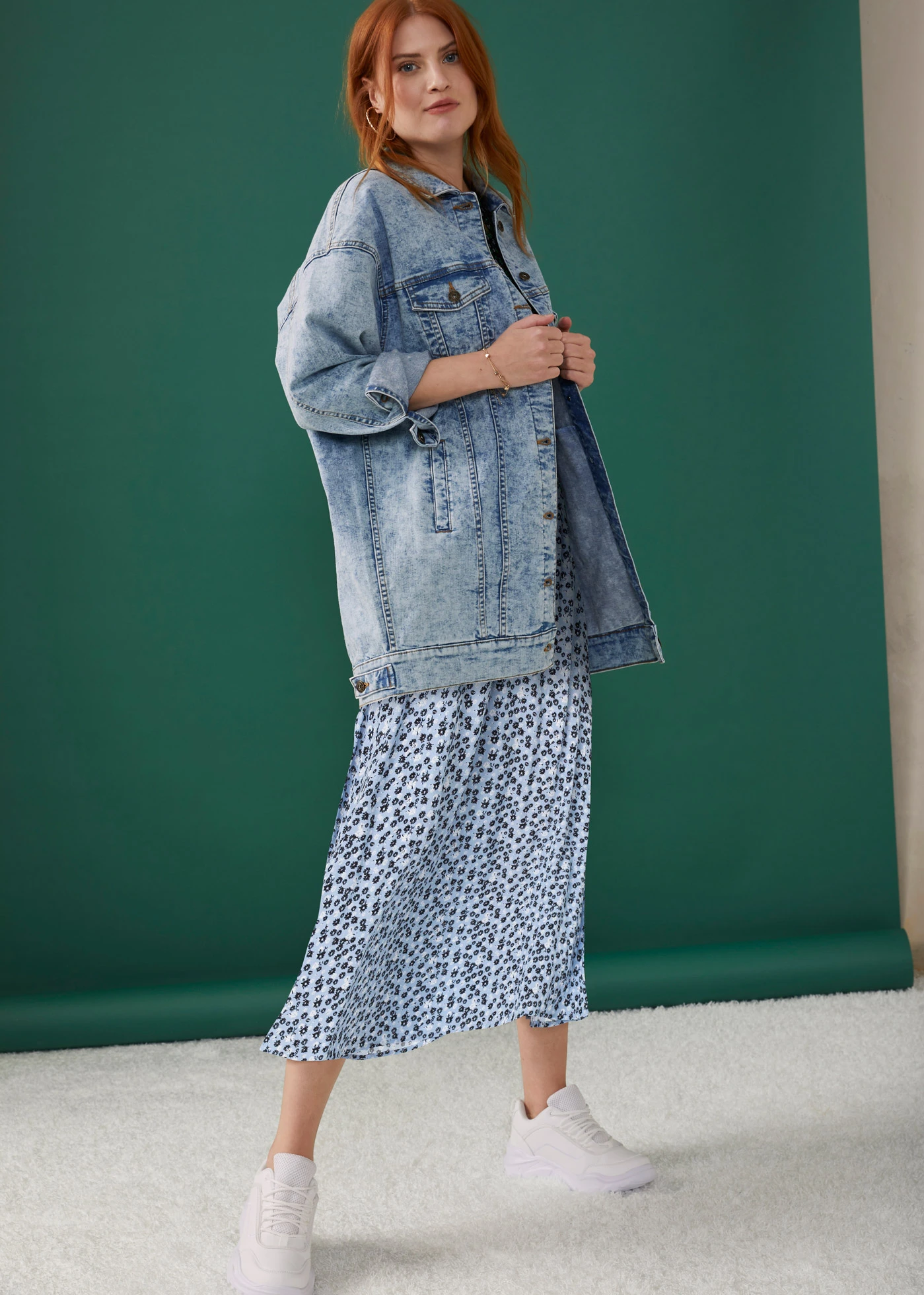 Midi jurk • parelblauw gebloemd • bonprix online shop