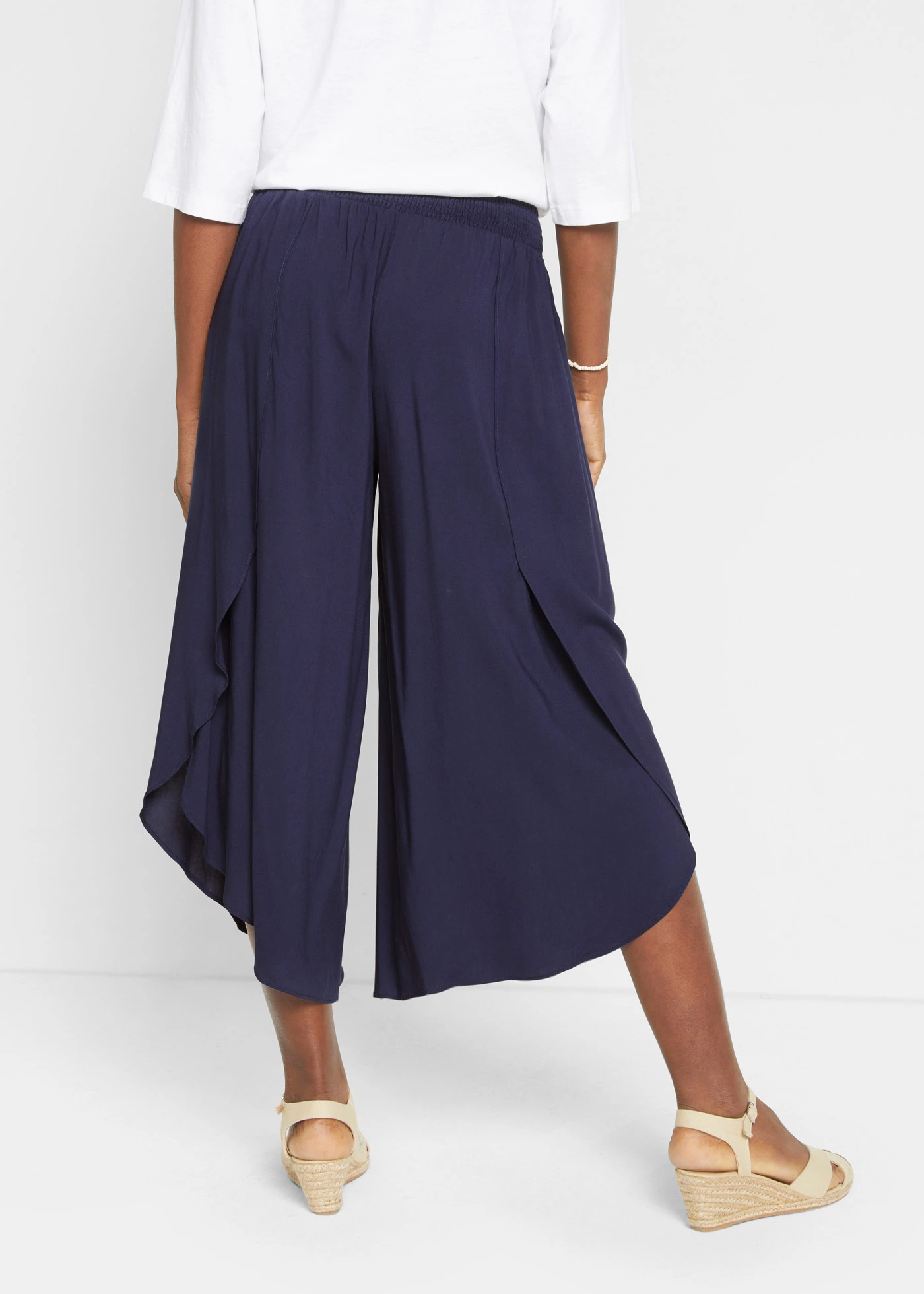 Pantaloni culotte cu lungime până la gambe, din viscoză moale • bleumarin • magazin bonprix