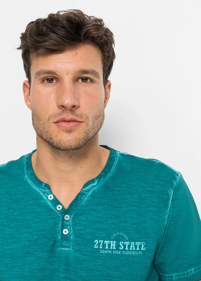Henley shirt in washed out look, korte mouw • kobaltturkoois met print • product-page.page-title-suffix
