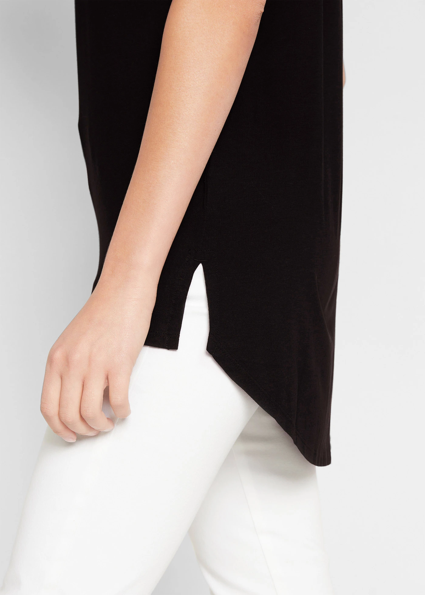 Dlouhé tričko z viskózové směsi • černá /stříbrná • bonprix obchod