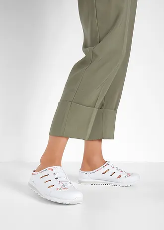 Buty wsuwane na lekkiej, profilowanej podeszwie • biały w kwiaty • sklep bonprix