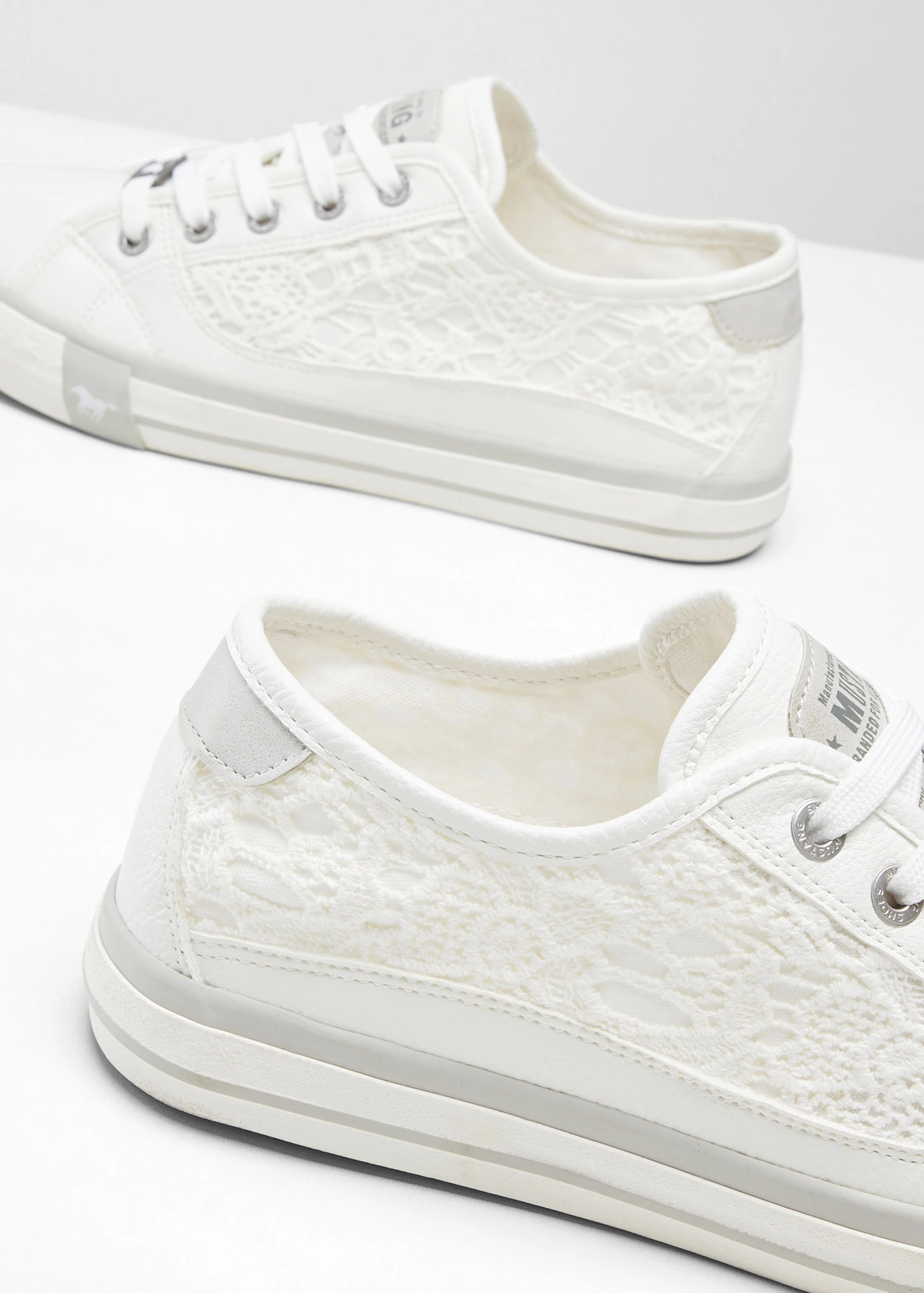 Tenisky značky Mustang, s krajkou • bílá • bonprix obchod