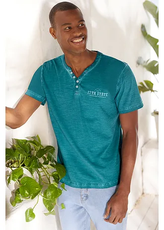 Henley shirt van biologisch katoen in washed out look, korte mouw • kobaltturkoois met print • bonprix online shop