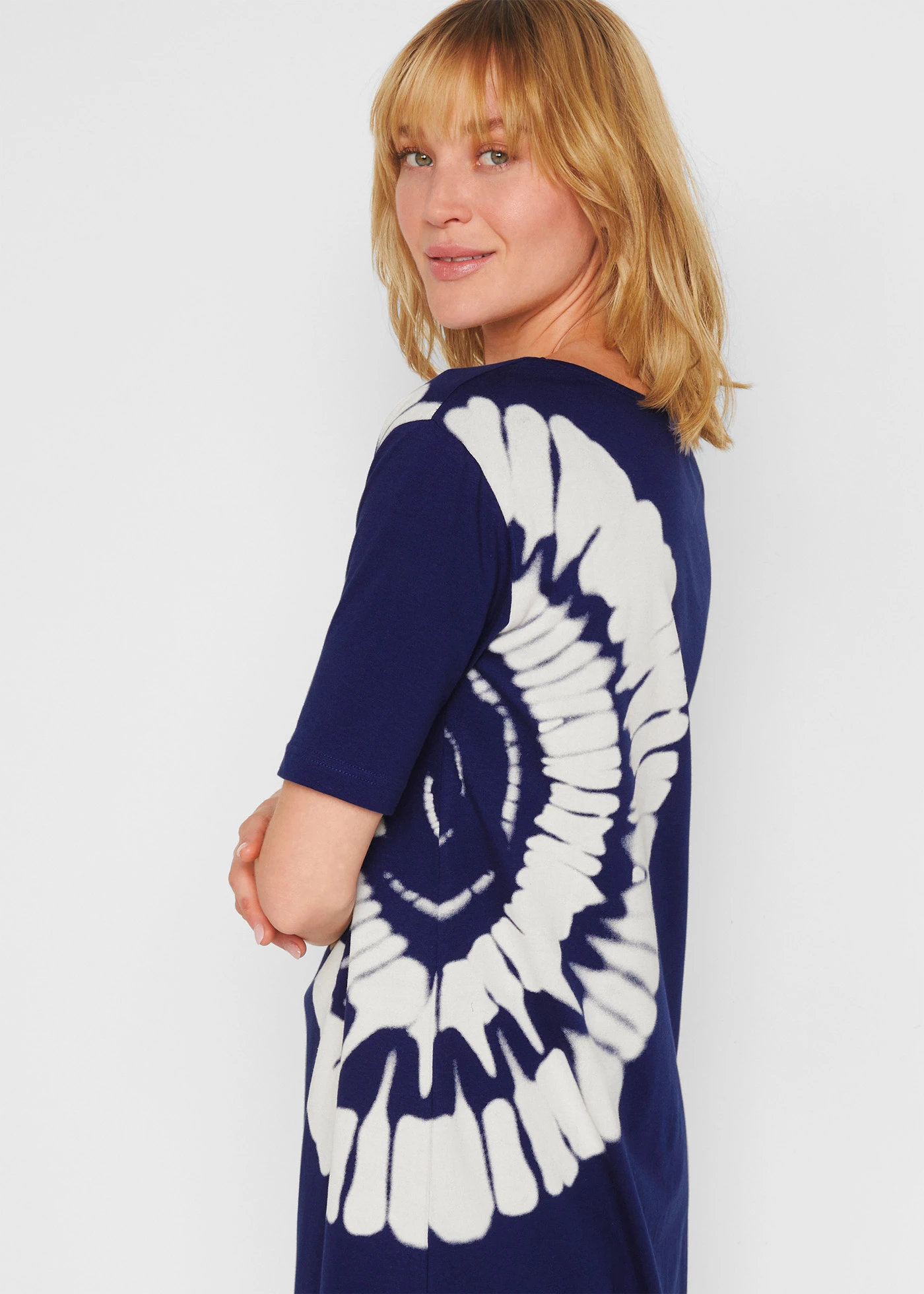 Bluză oversize batic, bumbac eco • marin-ecru • magazin bonprix