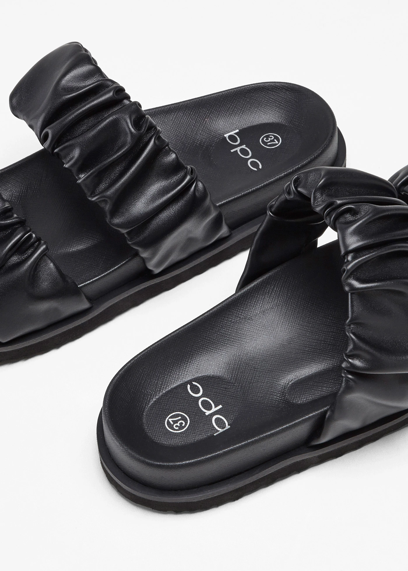 Pantofle • černá • bonprix obchod