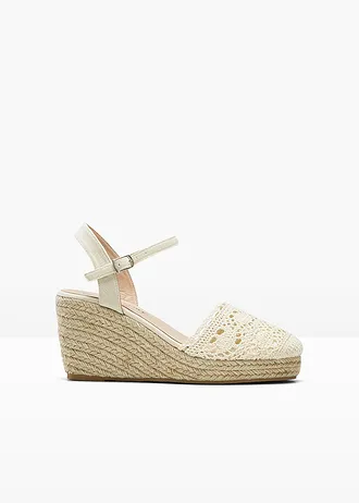 Sleehak pumps in gehaakte look