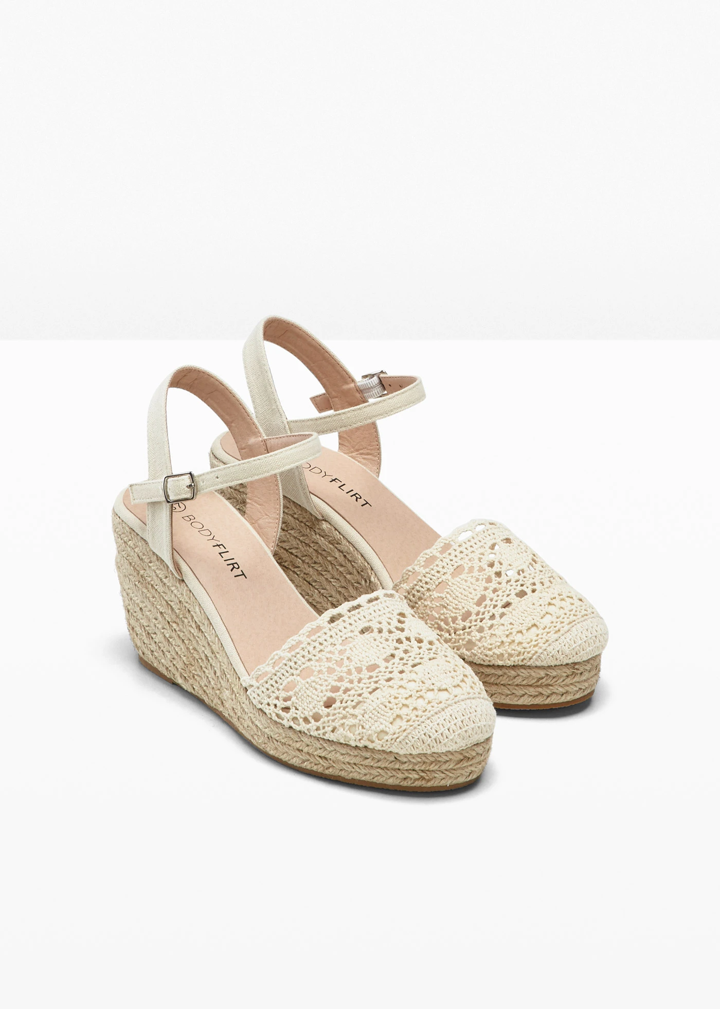 Czółenka na koturnie z efektem szydełkowym • beżowy • sklep bonprix