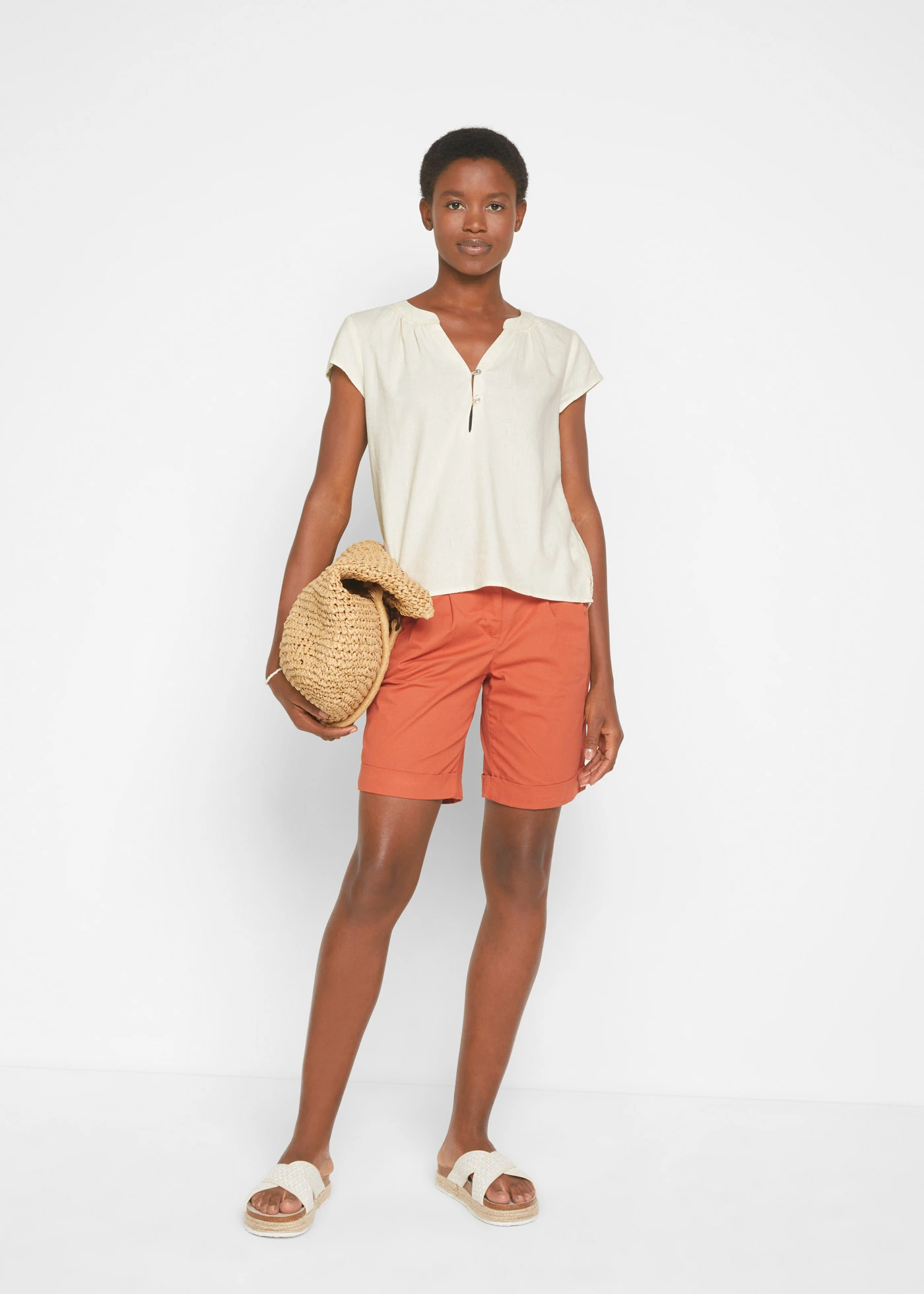 Korte blouse met linnen en splitten opzij • crèmewit • bonprix online shop