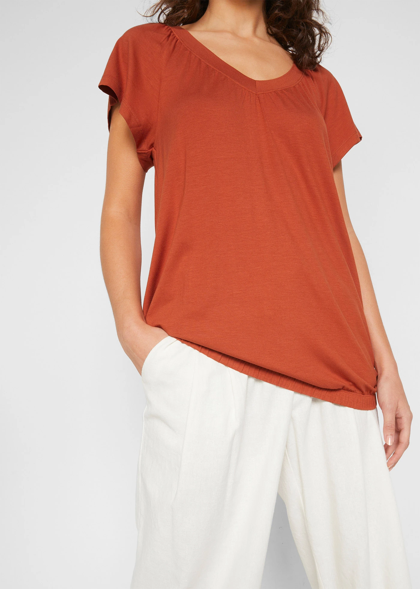 Tričko z viskózové směsi • křemenně červená • bonprix obchod