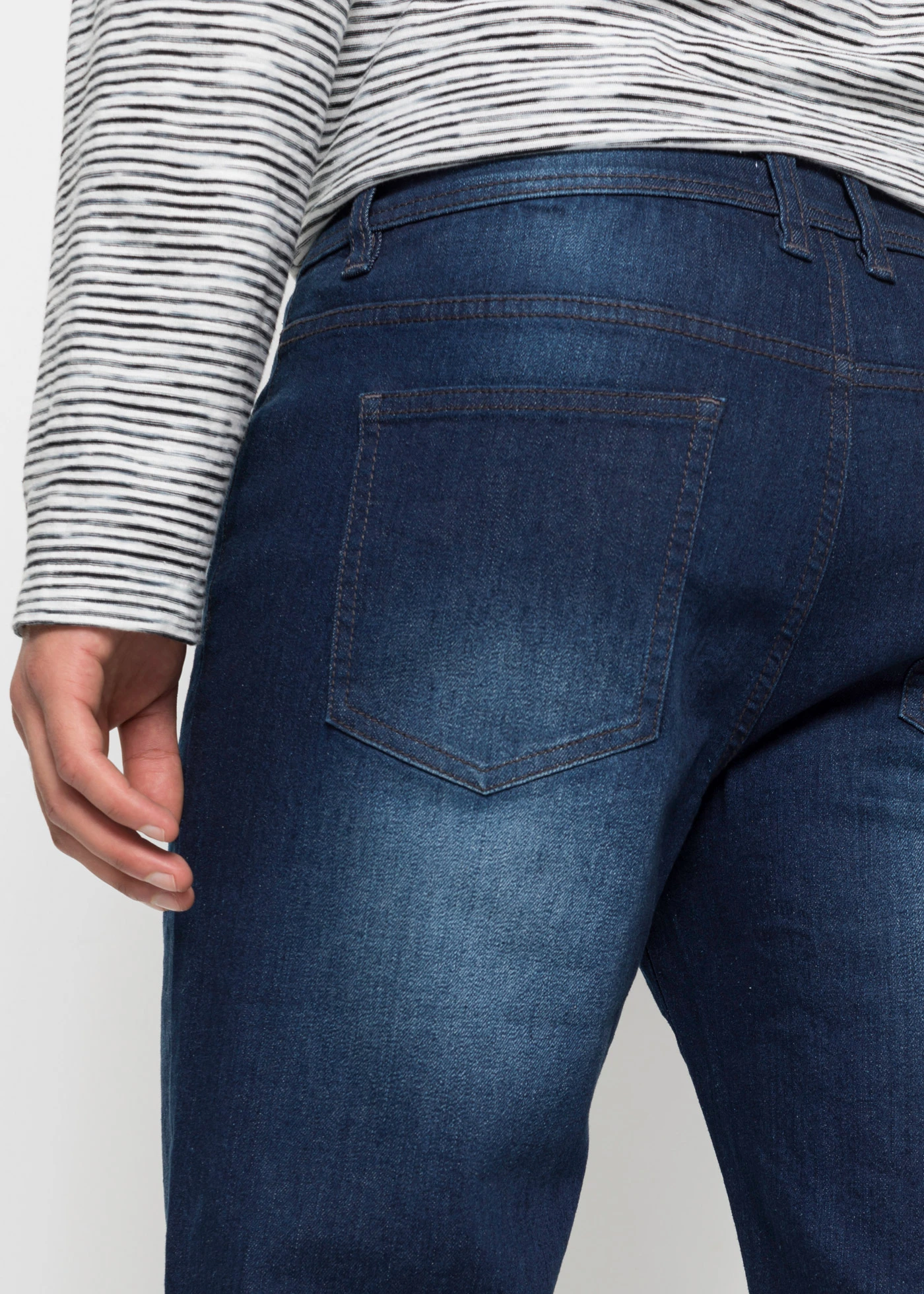 Bermudy jeansowe ze stretchem i wzmocnionym krokiem, regular fit • niebieski denim • sklep bonprix