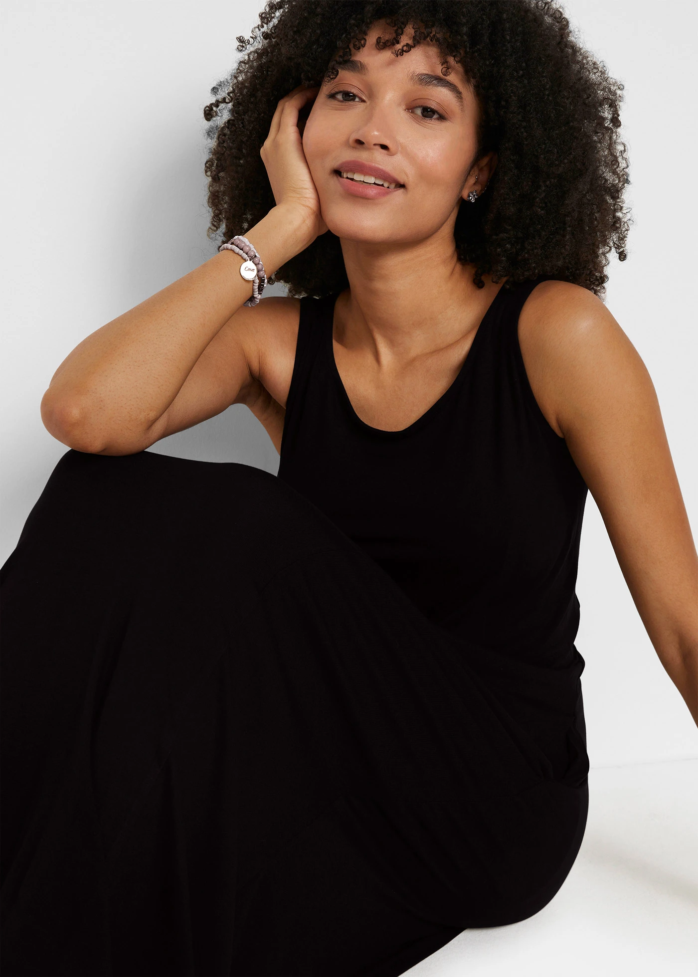 Robe douce en jersey viscose • noir • Boutique bonprix