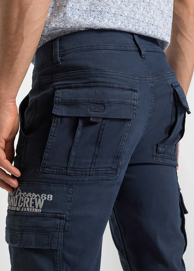 Dlouhé bermudy s cargo kapsami, Regular Fit • tmavě modrá s potiskem • bonprix obchod