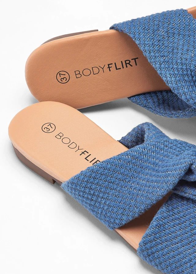 Slippers met een knoopdetail • blauw denim • product-page.page-title-suffix
