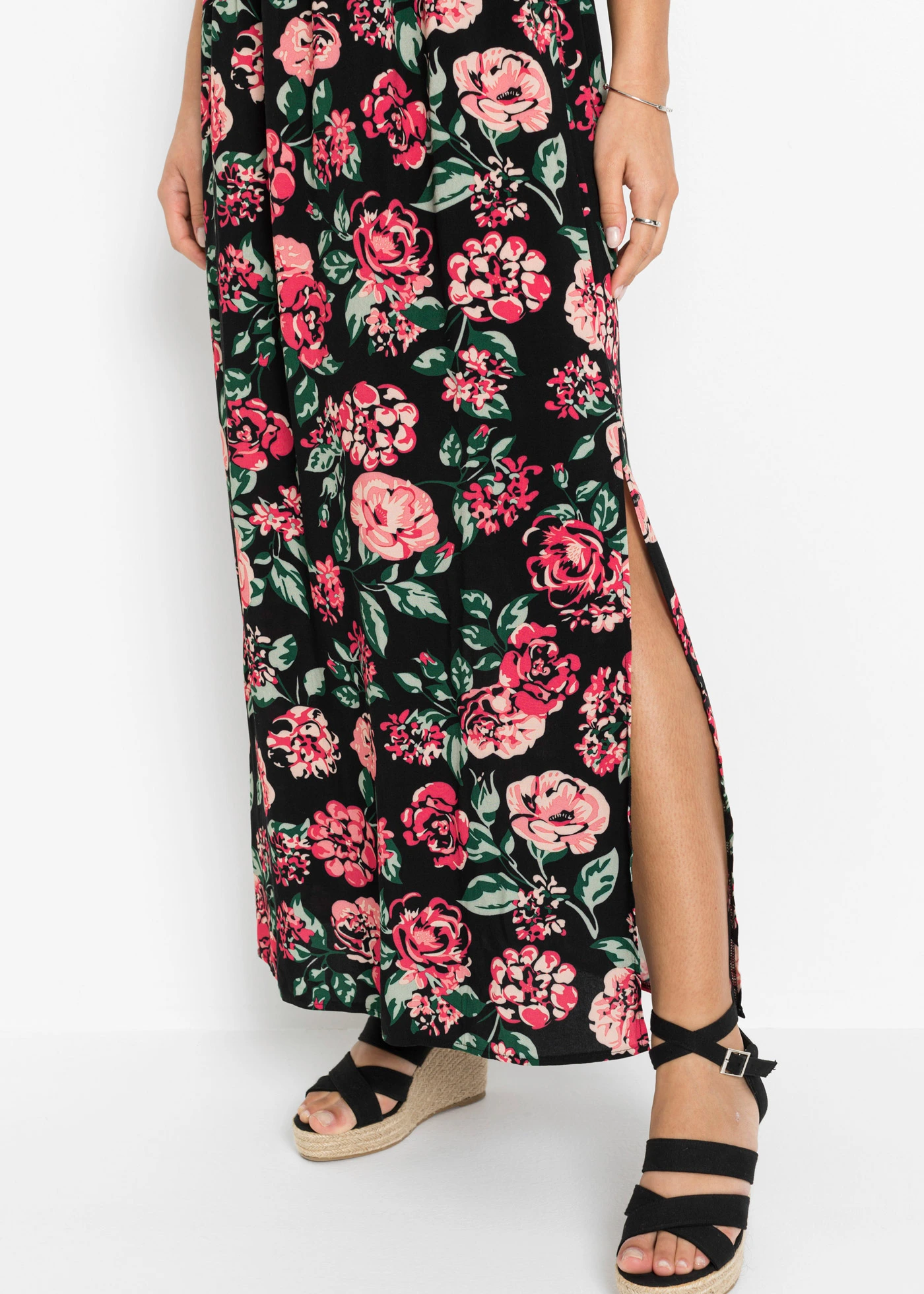 Robe longue en viscose • noir floral • Boutique bonprix