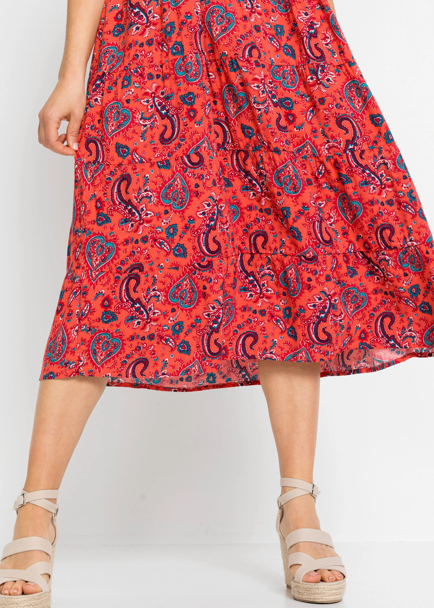 Rochie midi 100% din viscoză • roșu paisley • magazin bonprix