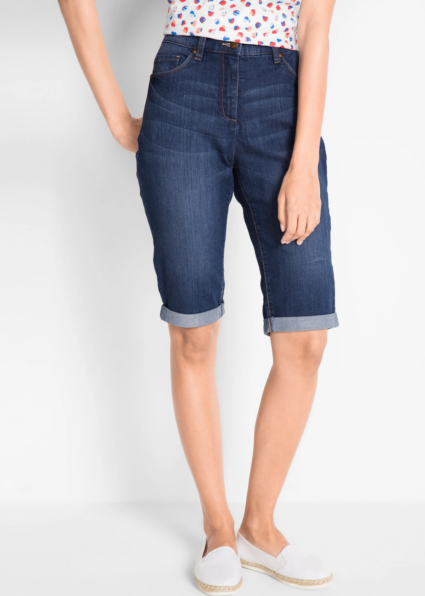 Bermude de blugi cu tiv întors, Mid Waist • albastru întunecat denim • magazin bonprix
