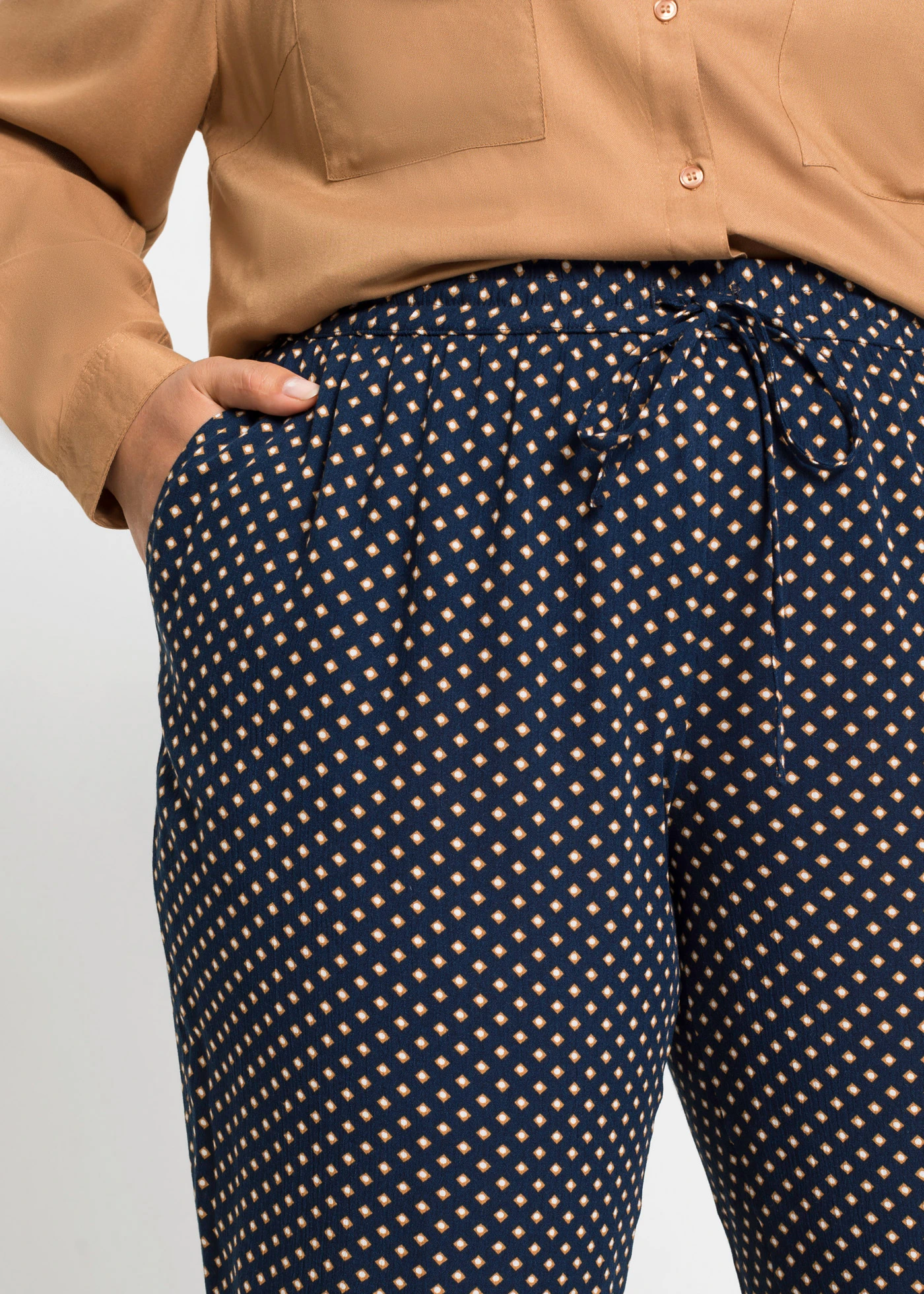 Instapbroek van viscose • zwart/wolwit gebloemd plus size • bonprix online shop