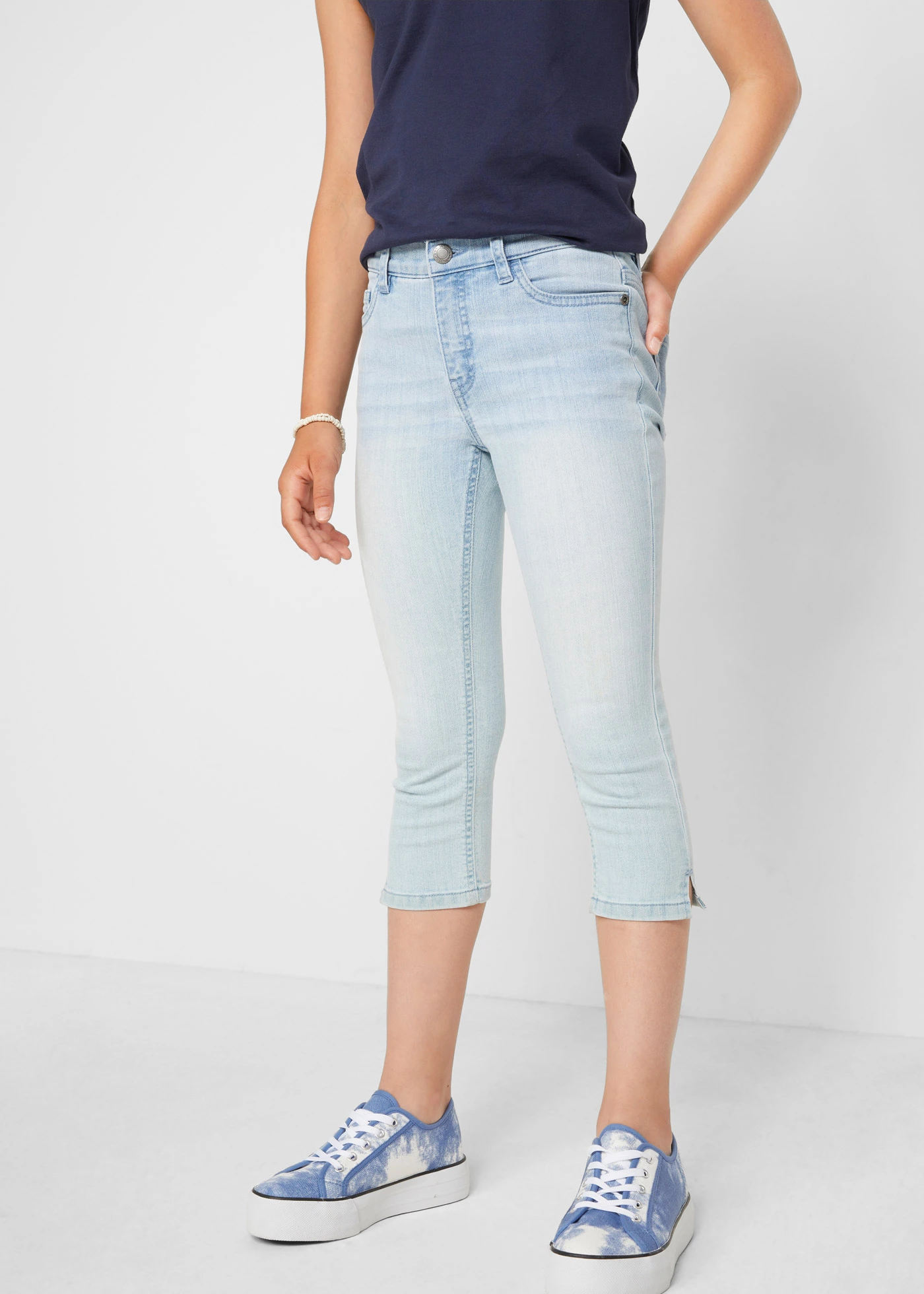 Capri džíny, Mid Waist • ledově modrý denim • bonprix obchod