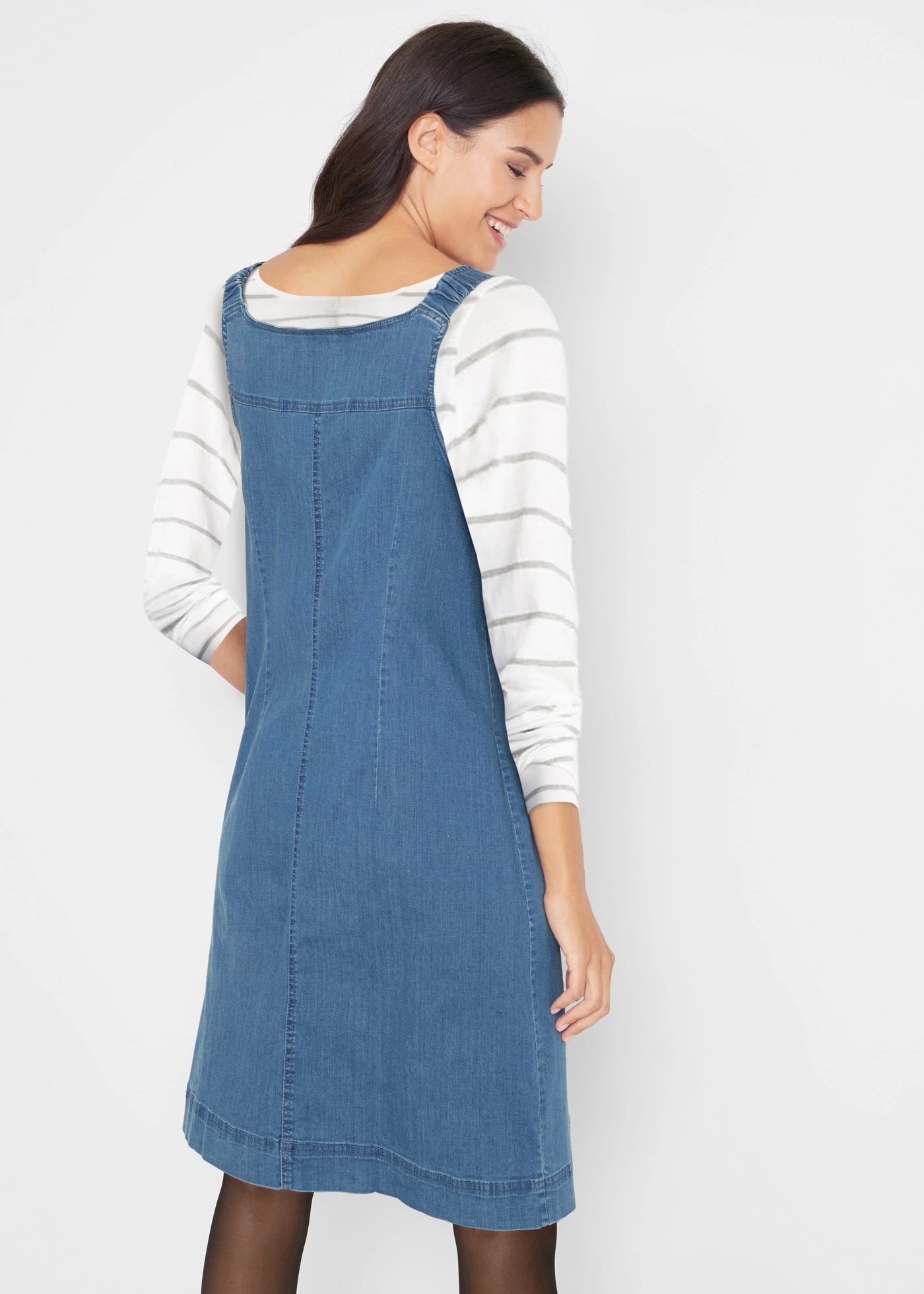 Bavlněné džínové šaty s laclovými ramínky, délka po kolena • modrý denim • bonprix obchod