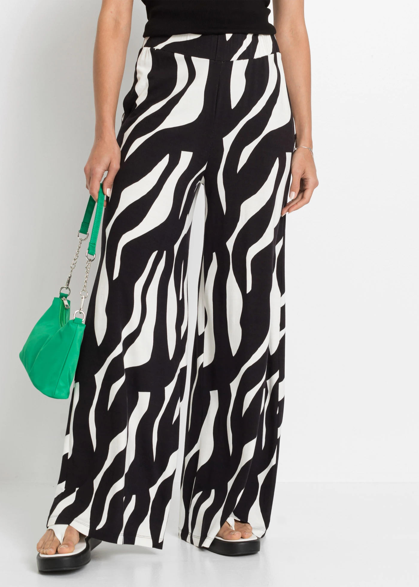 Gedessineerde broek van soepele viscose • wit/zwart • bonprix online shop