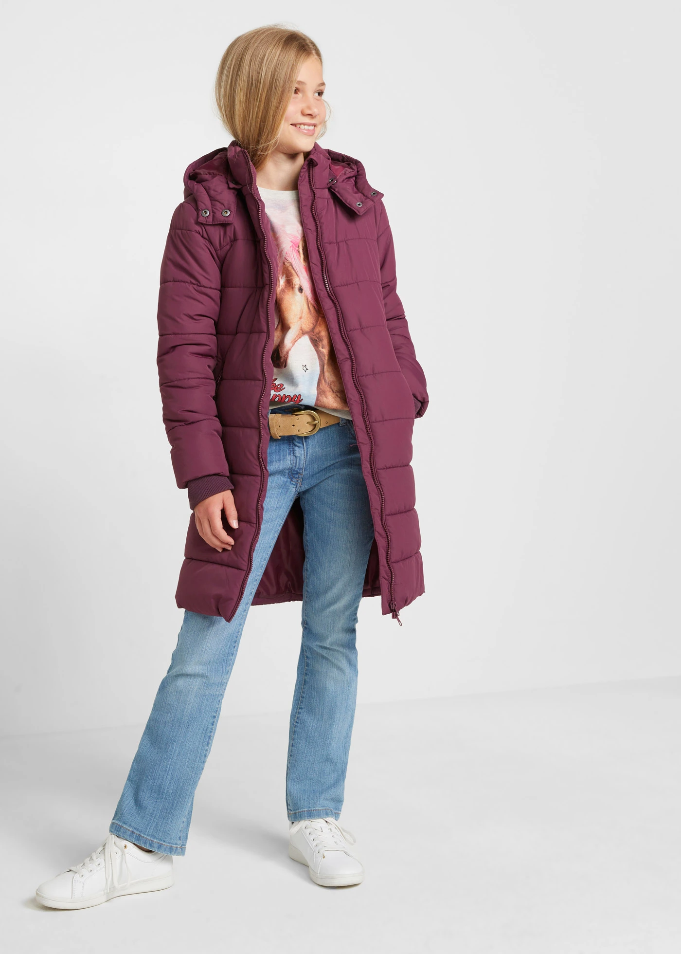 Gewatteerde lange jas met afneembare capuchon • aubergine • bonprix online shop