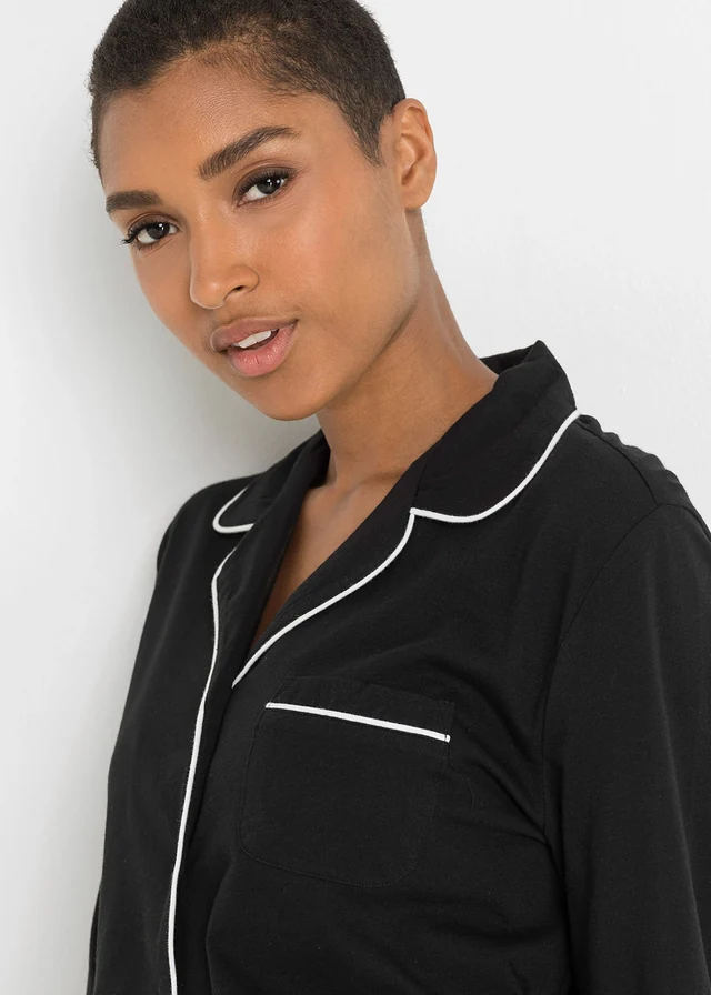 Pyjama met knoopsluiting, Kleur: zwart gebloemd