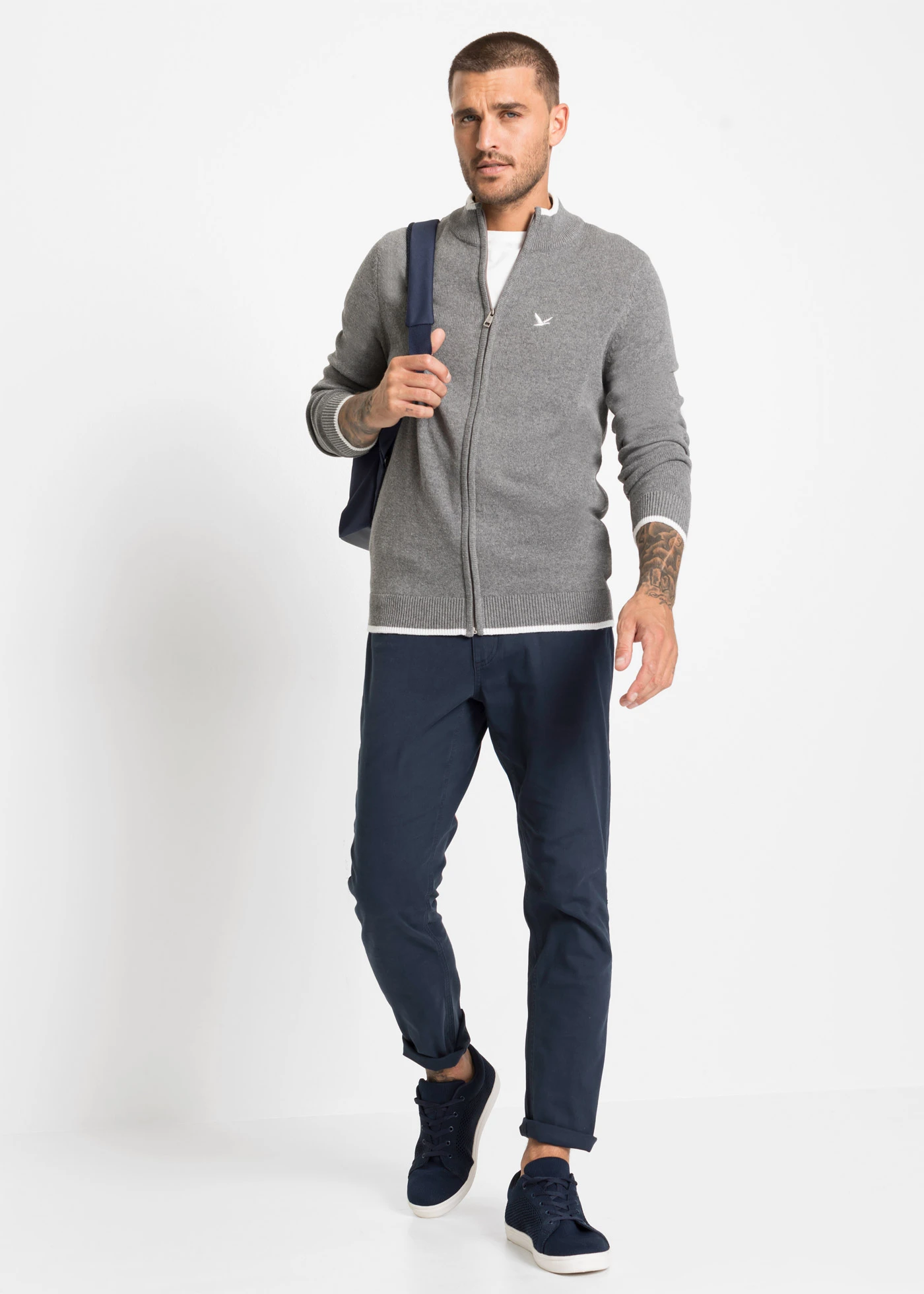 Svetr na zapínání z jemného úpletu s recyklovanou bavlnou, se stojáčkem • šedý melír • bonprix obchod