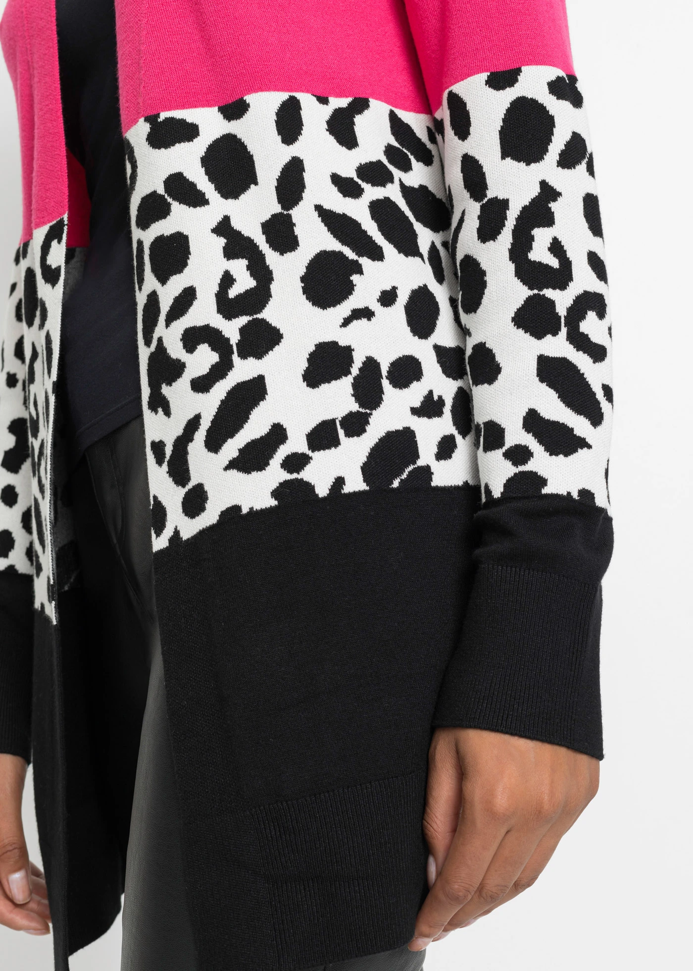 Vrúbkovaný pletený sveter • čierna-leopard • obchod bonprix