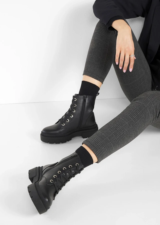 Boots lacées à semelle crantée • noir • product-page.page-title-suffix