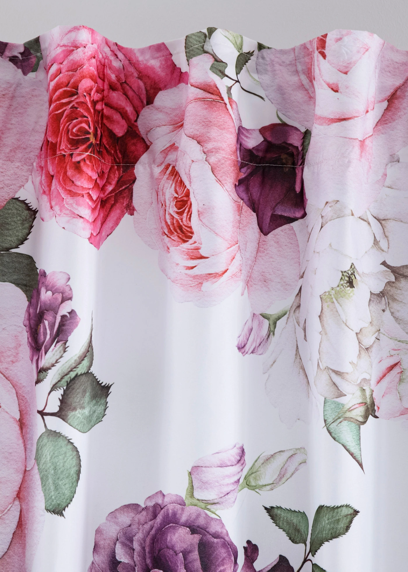 Rideau en microfibre facile d’entretien (2 pces) • prune-blanc-violet à fleurs • Boutique bonprix