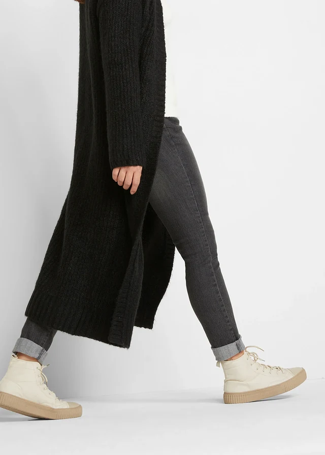 Lang gebreid vest • zwart • product-page.page-title-suffix