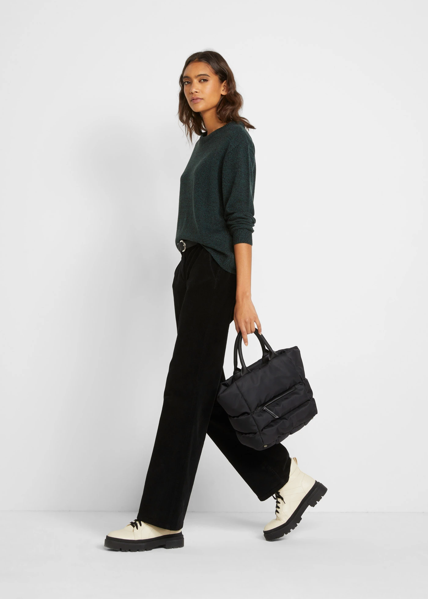 Svetr s kulatým výstřihem • sytě zelená • bonprix obchod