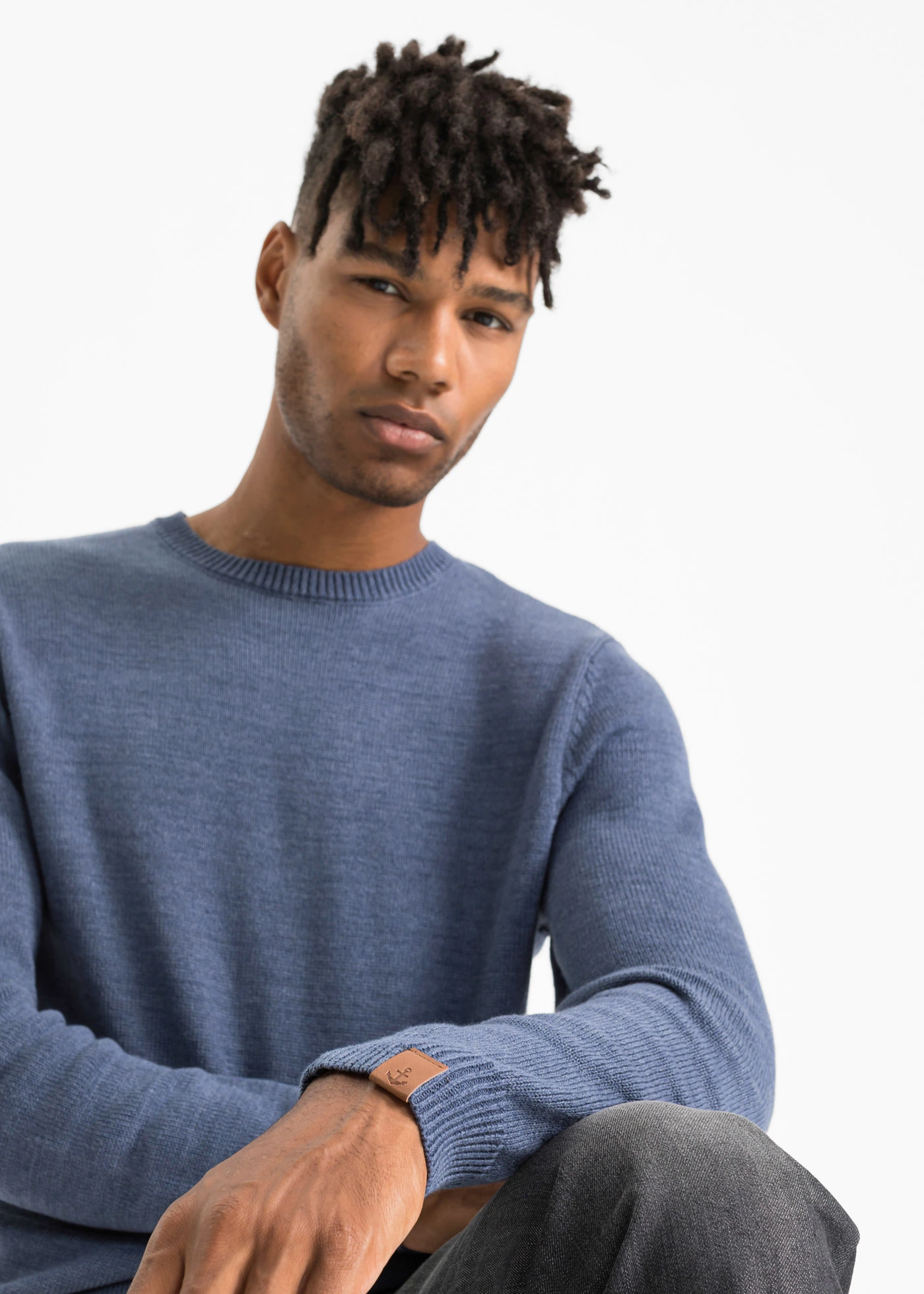 Pull en fine maille • indigo-blanc chiné • Boutique bonprix