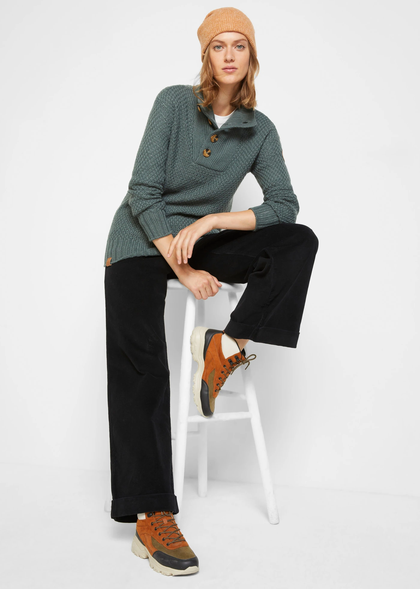 Strukturovaný svetr s límečkem na knoflíky • eukalyptově zelená • bonprix obchod