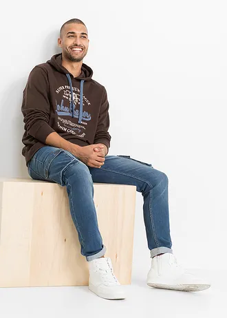 Mikina s kapucí v pohodlném střihu • tmavě hnědá s potiskem • bonprix obchod