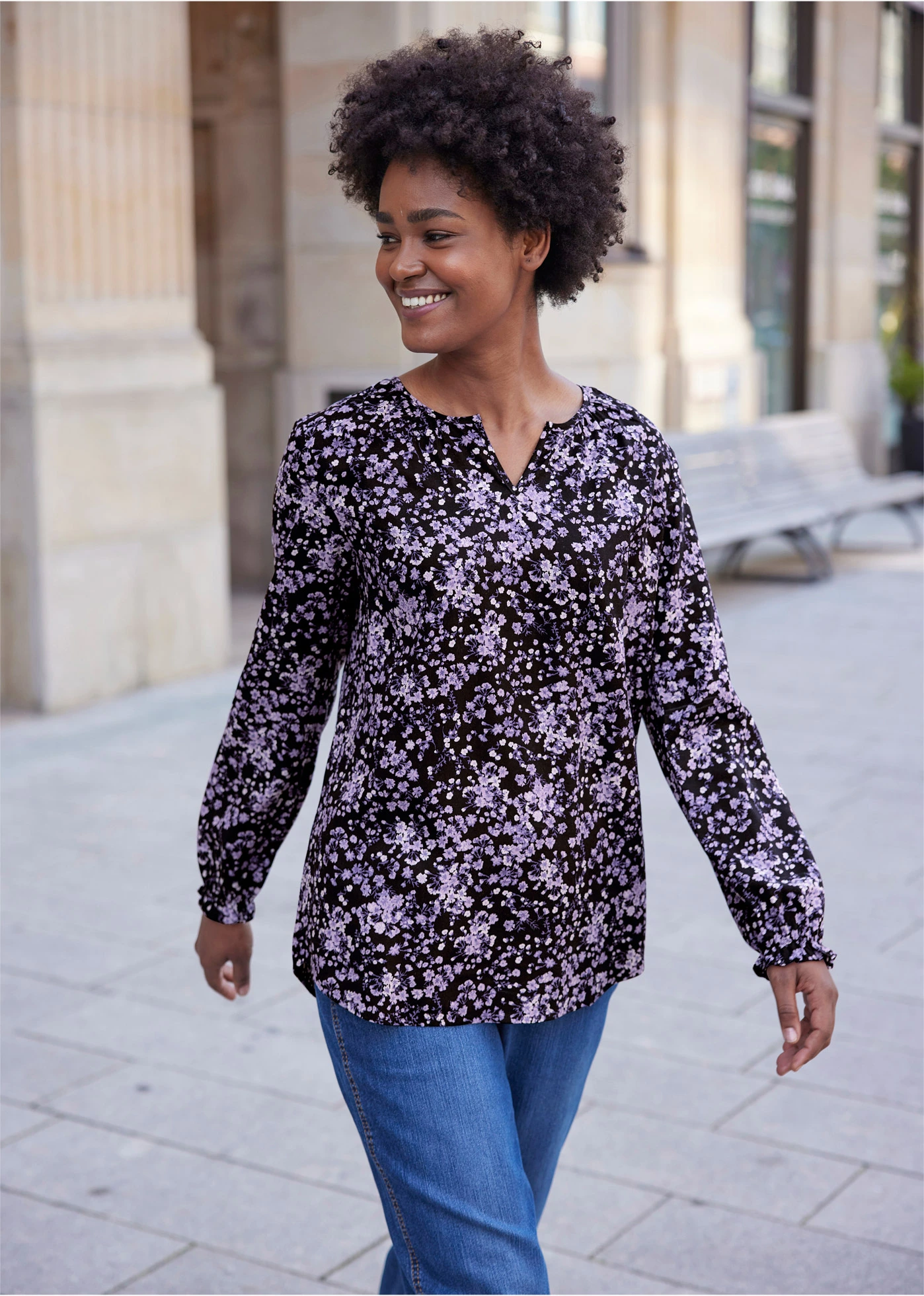 Blouse à manches longues • noir/violet jacinthe floral • Boutique bonprix