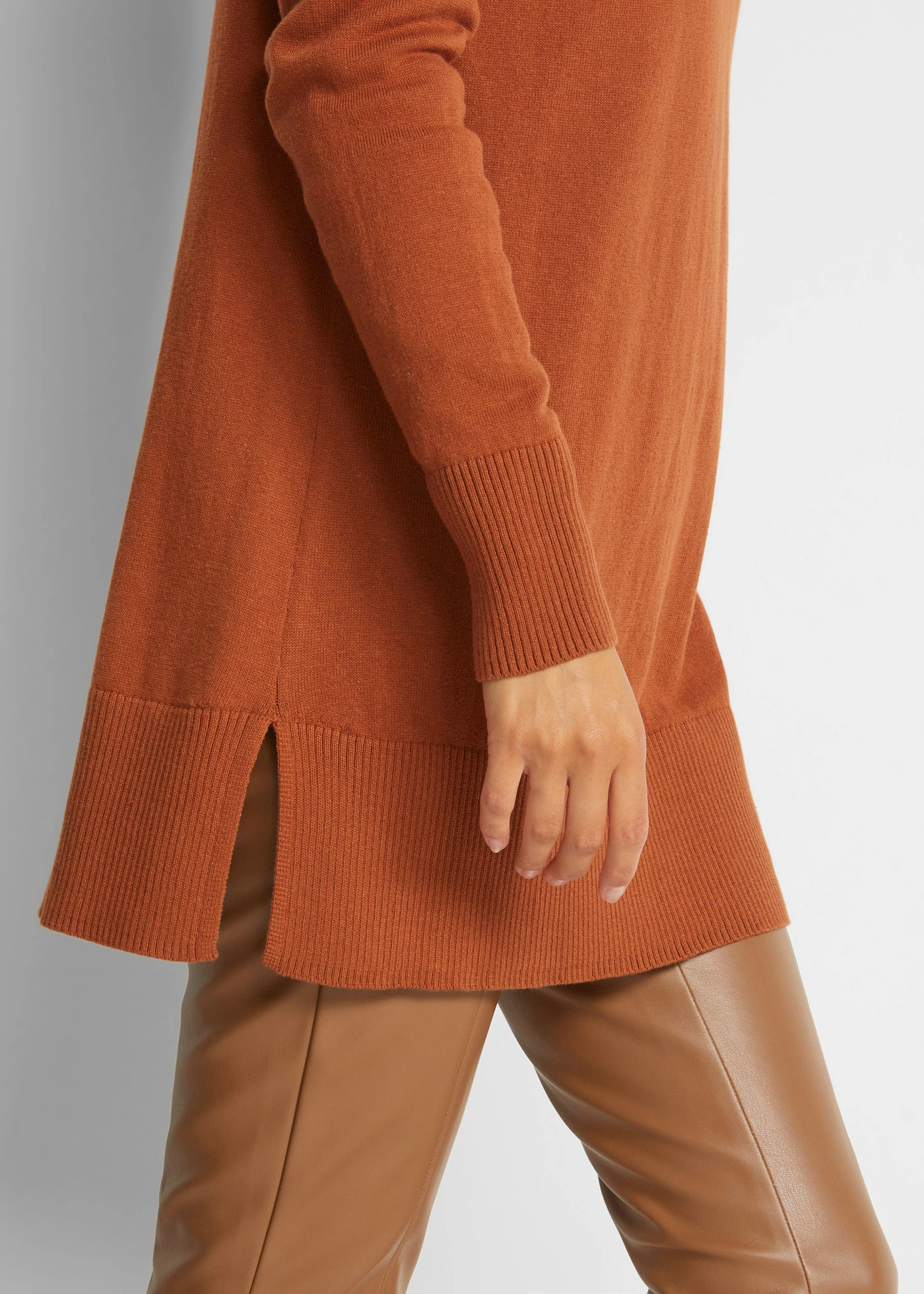 Dlouhý svetr • kaštanově hnědá • bonprix obchod