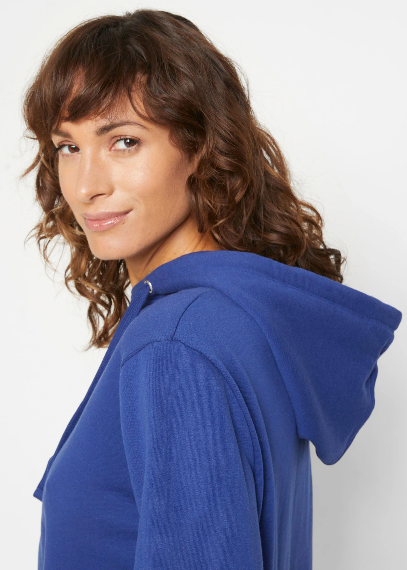 Bluza z kapturem, z miękkiego materiału frotte • kobaltowy • sklep bonprix