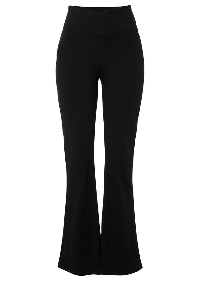 Pantaloni evazaţi