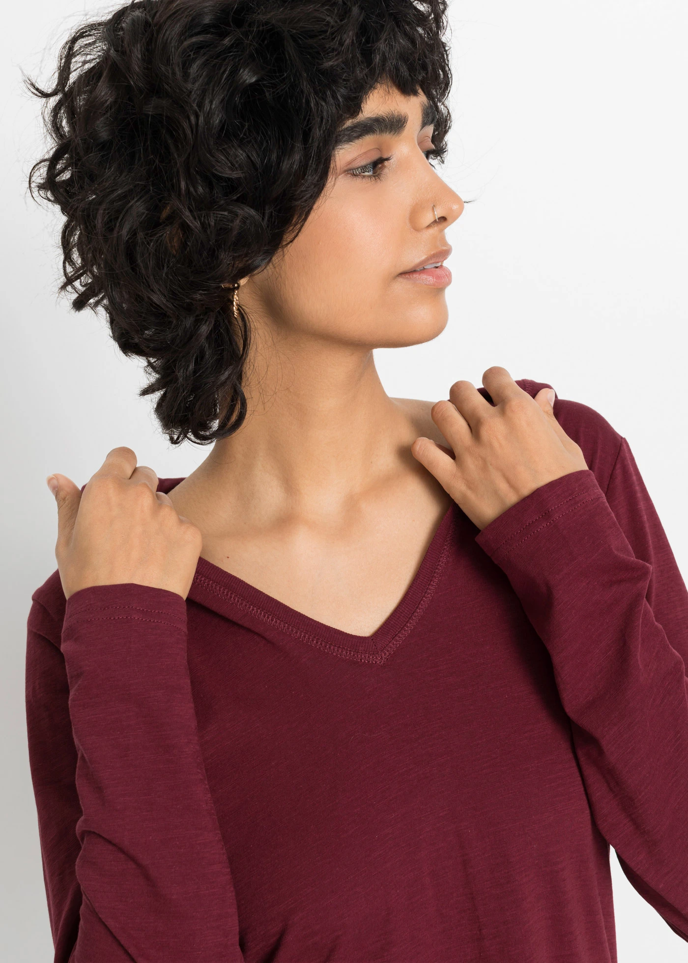 Dlouhé triko s kapucí • javorově červená • bonprix obchod