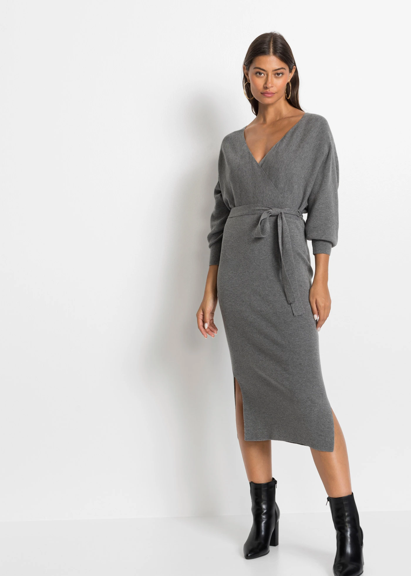 Robe fluide en maille de viscose mélangée • anthracite chiné • Boutique bonprix