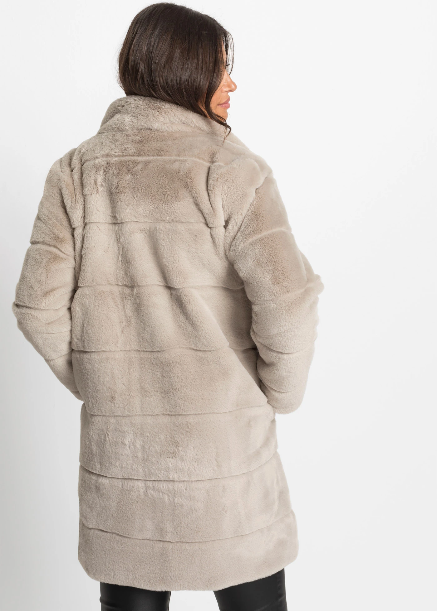 Manteau en tissu peluche • gris-beige • Boutique bonprix