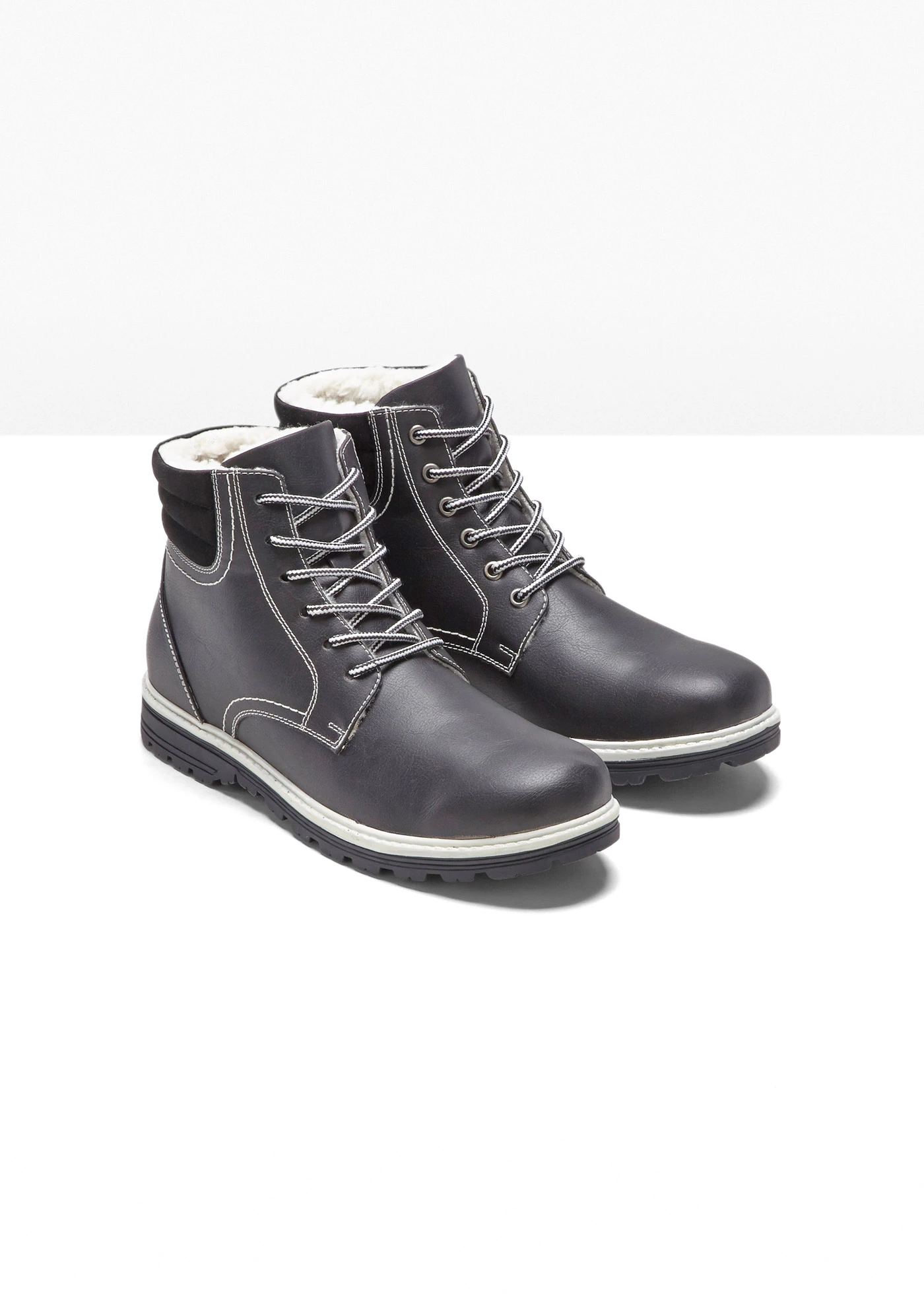 Boots fourrées à lacets • noir • Boutique bonprix