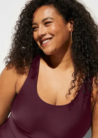 Alakformáló fürdőruha enyhe formáló hatással, díszítő hajtásokkal, szín: bordó