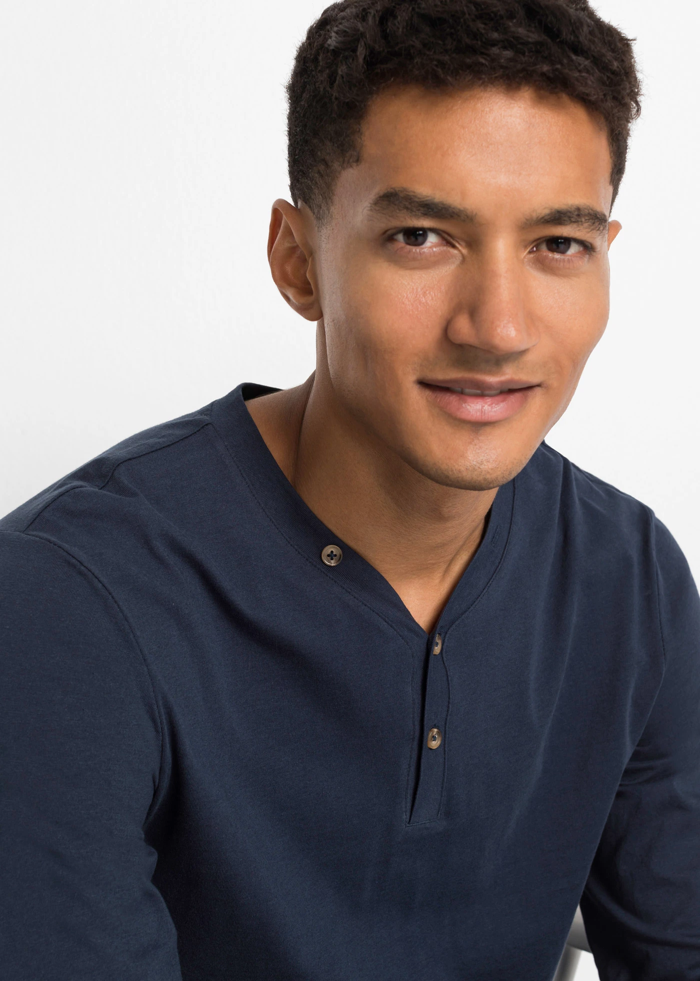 Lot de 2 T-shirts col tunisien manches longues, 100% coton • bleu foncé + gris vert • Boutique bonprix