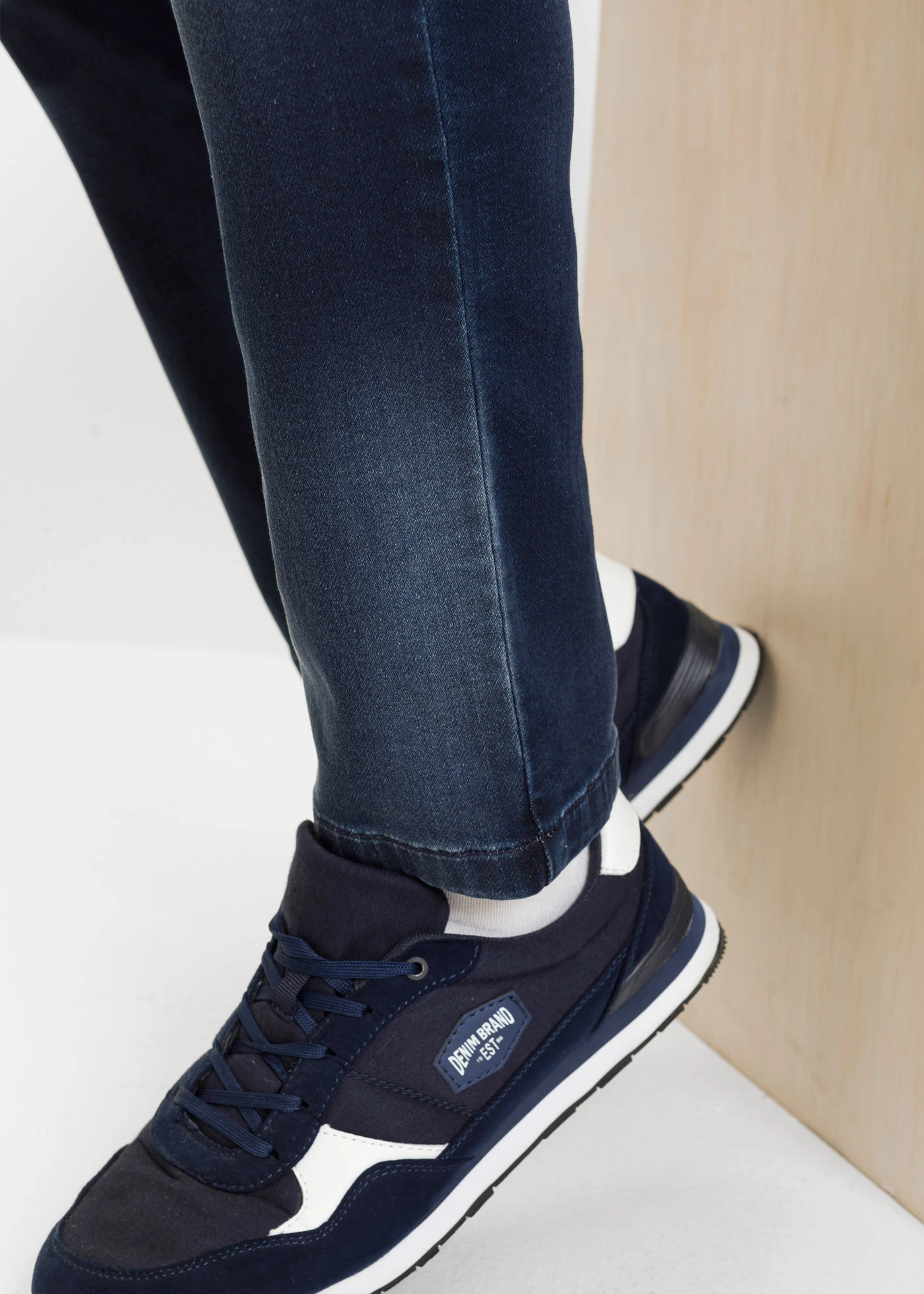 Dżinsy dresowe slim fit, straight • granatowy denim • sklep bonprix